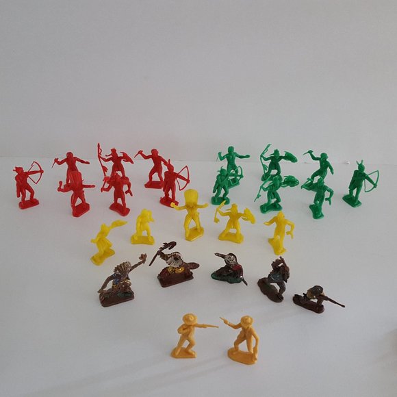 Vintage Plastic Toys Native American and Cowboy Figures - Picture 9 of 14